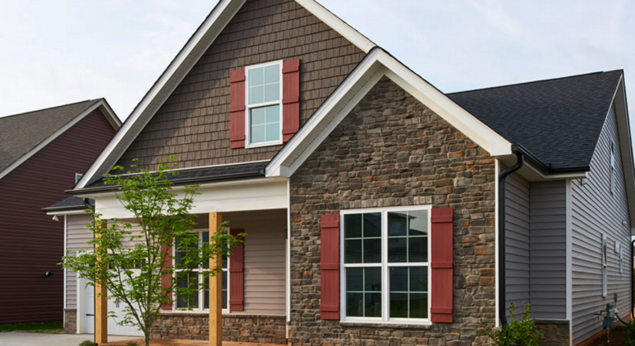 Novik Perfects Finishes For Polymer Siding That Looks Like Wood Or Stone The Money Pit 1386